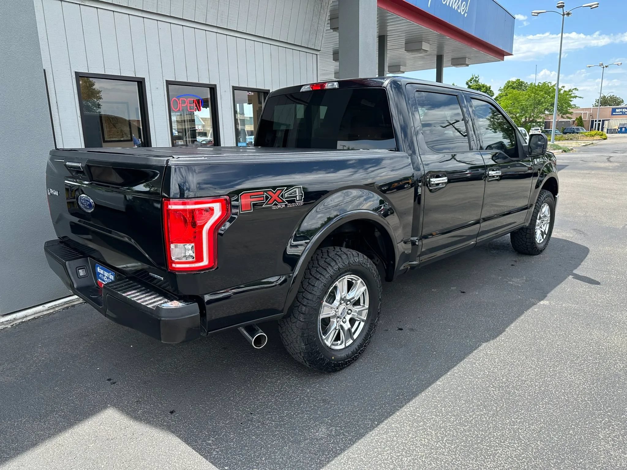 Used 2016 Ford F150 XLT w/ XTR Package AWD/4WD image 24