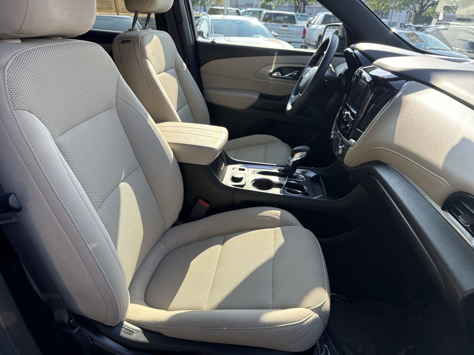 Used 2023 Chevrolet Traverse LS FWD image 25