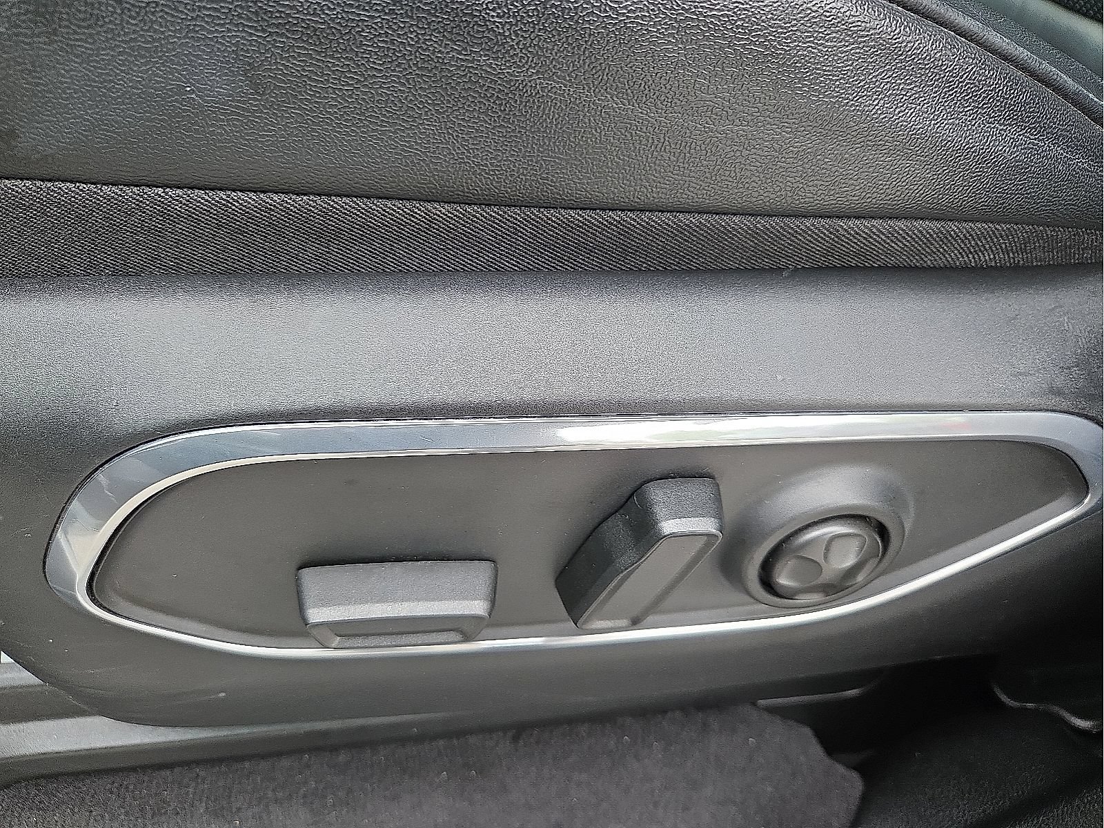 Used 2023 Jeep Wagoneer 4WD image 14