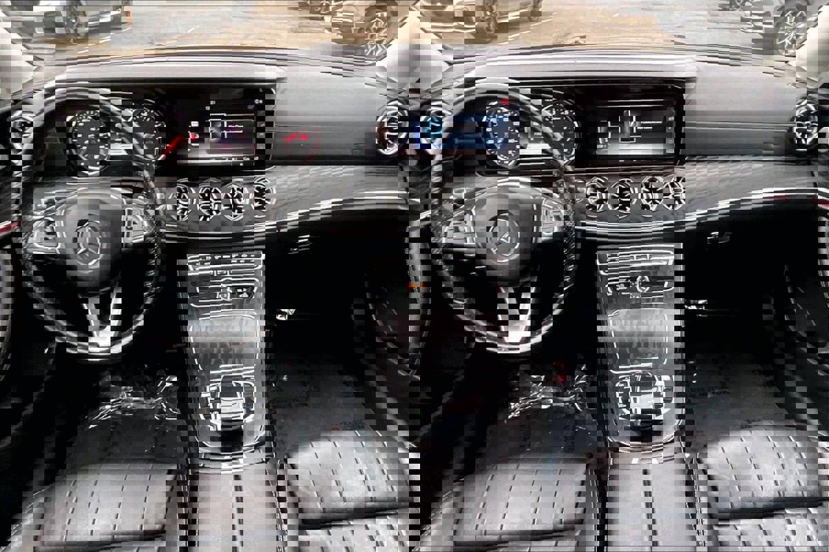 Used 2018 Mercedes-Benz E 400 Coupe w/ Premium 1 Package image 12