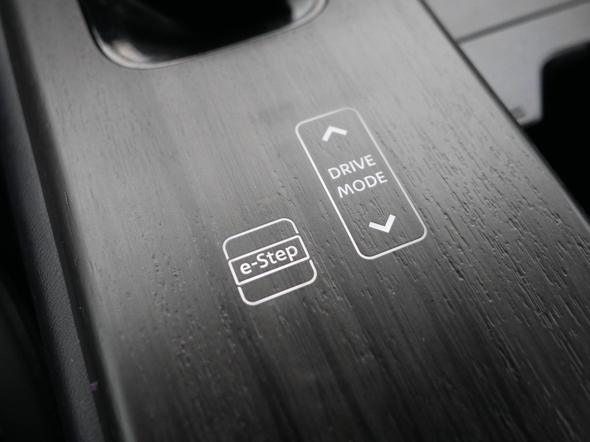 Certified 2023 Nissan Ariya AWD image 31