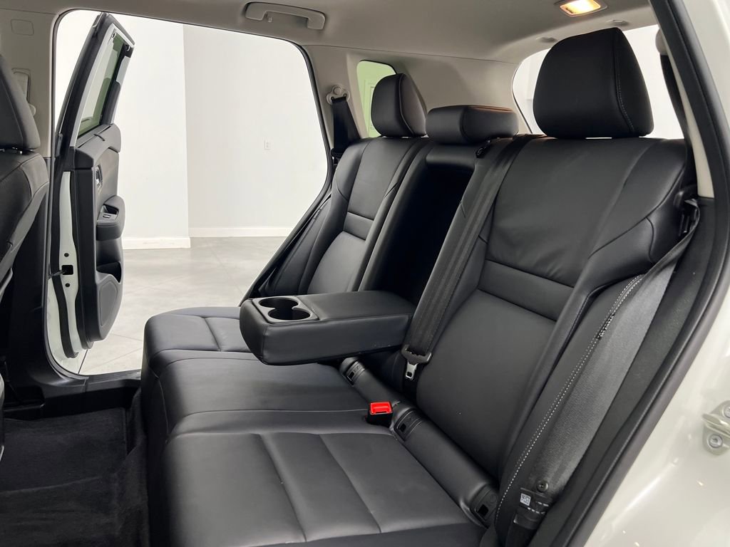 Used 2025 Nissan Rogue SL w/ Tech Package image 13