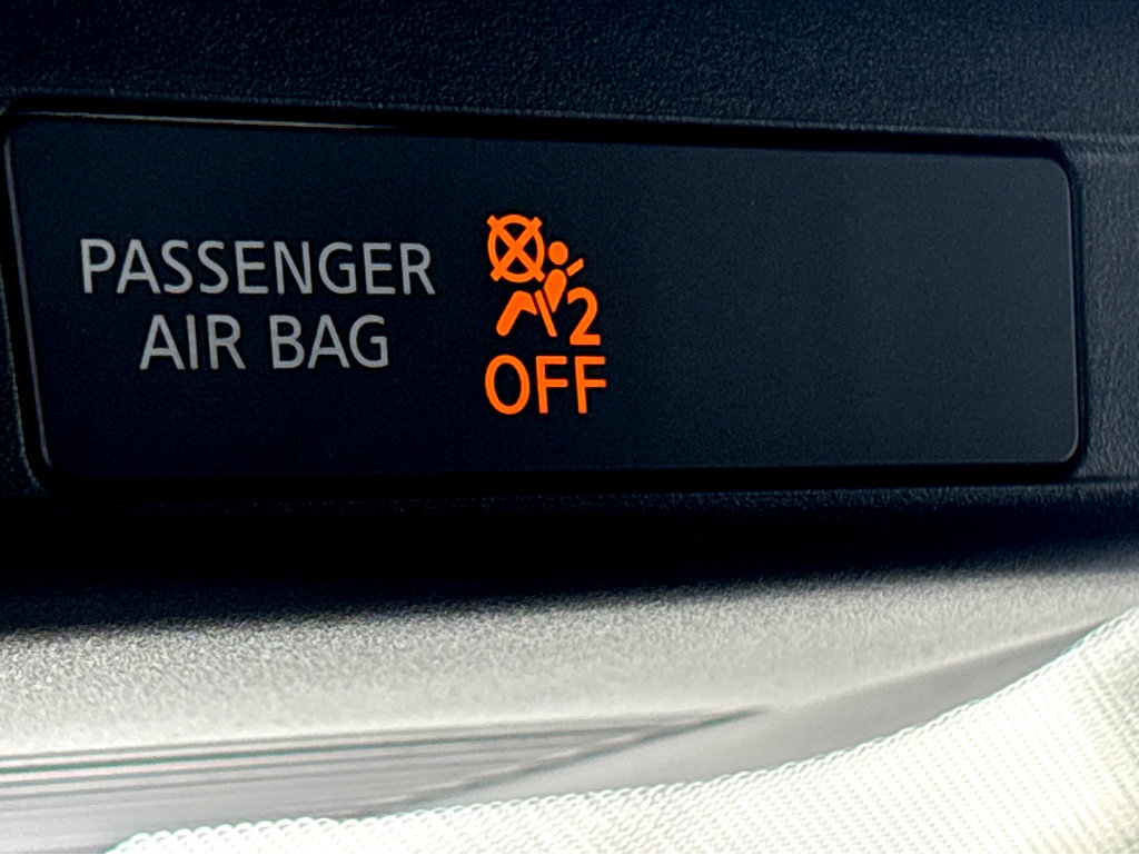 Used 2025 Nissan Kicks SV image 22