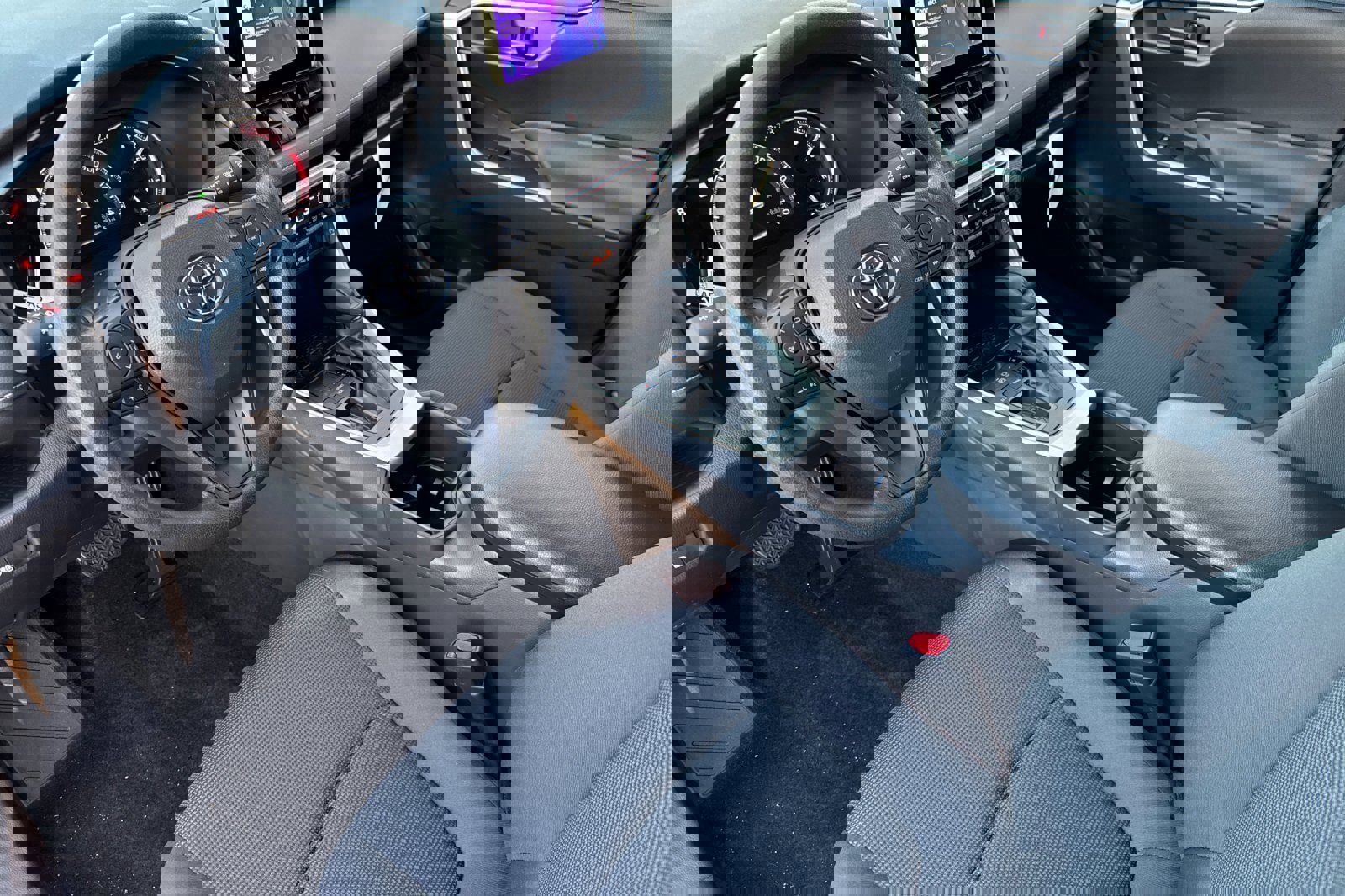 New 2025 Toyota RAV4 LE image 10