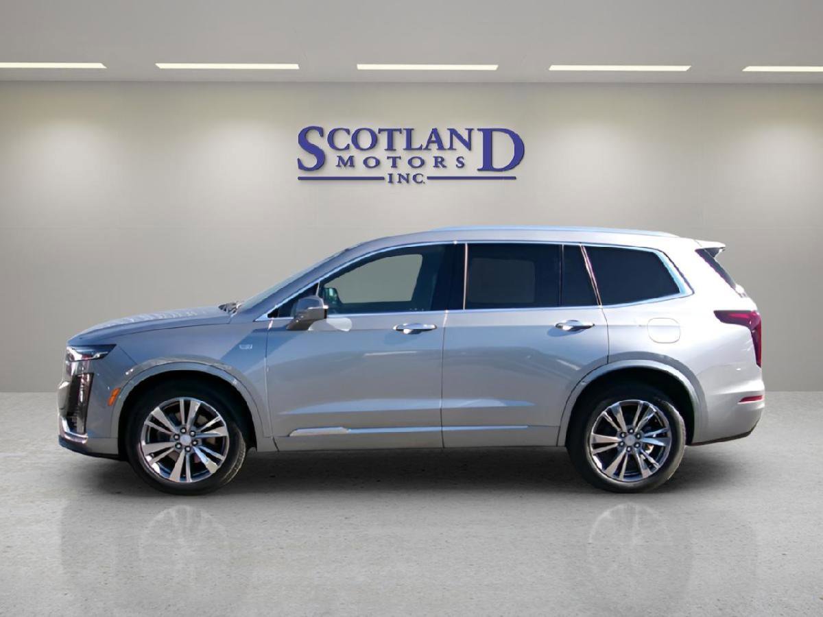 Used 2025 Cadillac XT6 Premium Luxury image 1