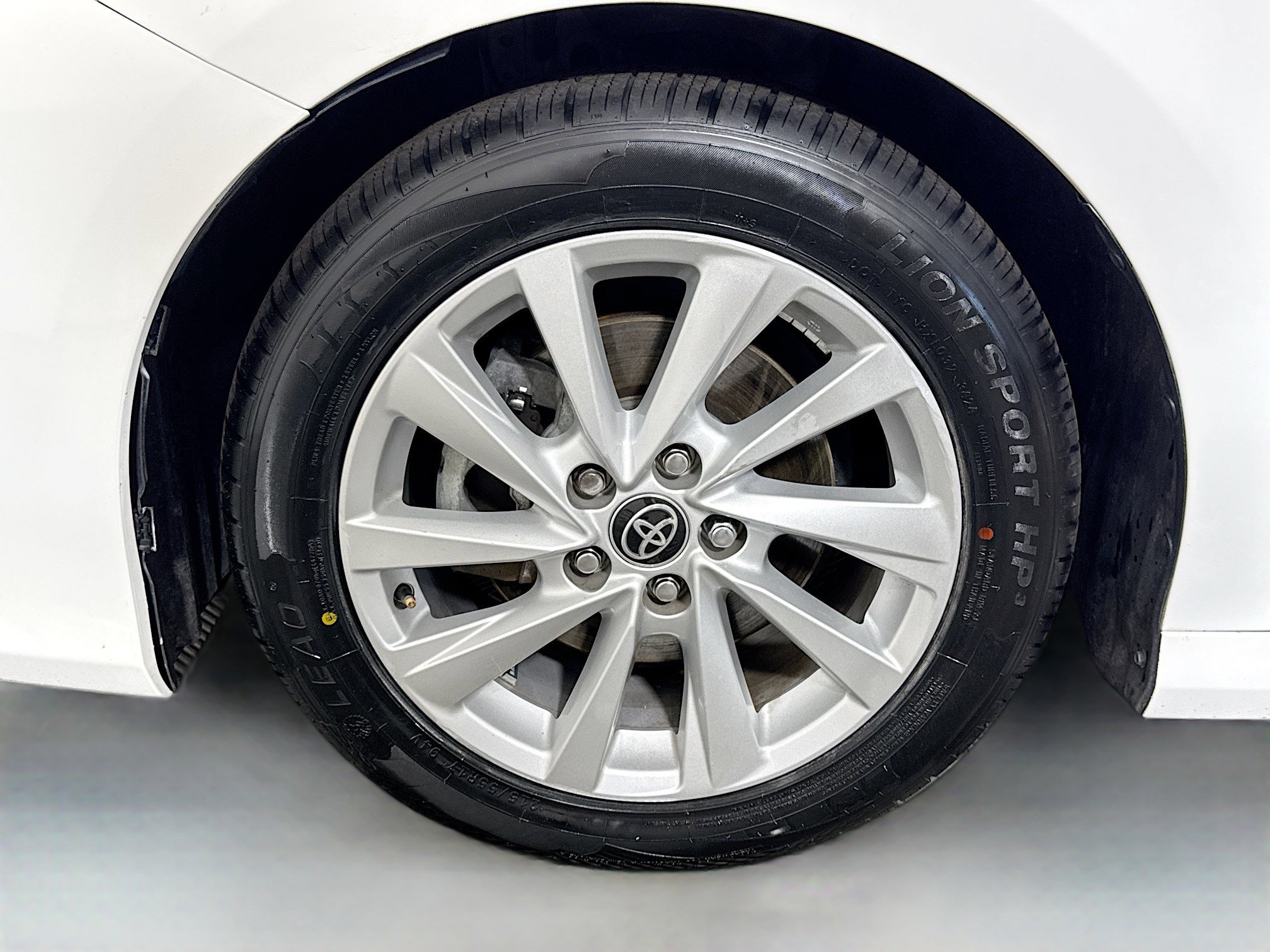 Used 2022 Toyota Camry LE image 37