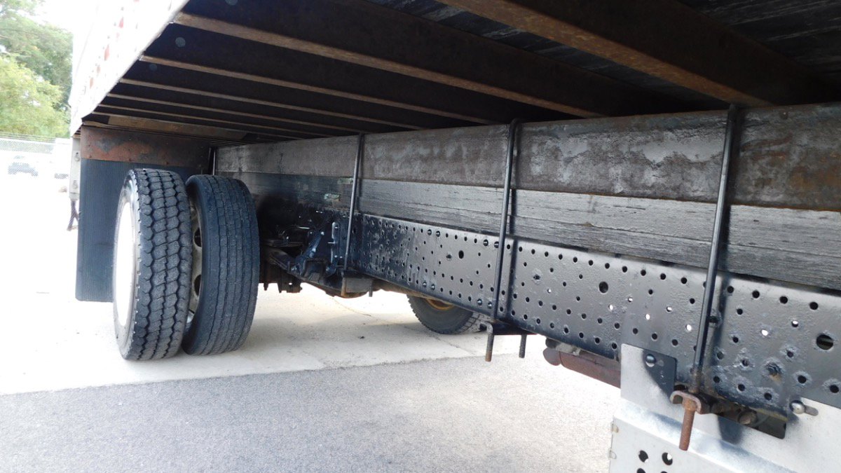 Used 2020 Isuzu NPR image 29