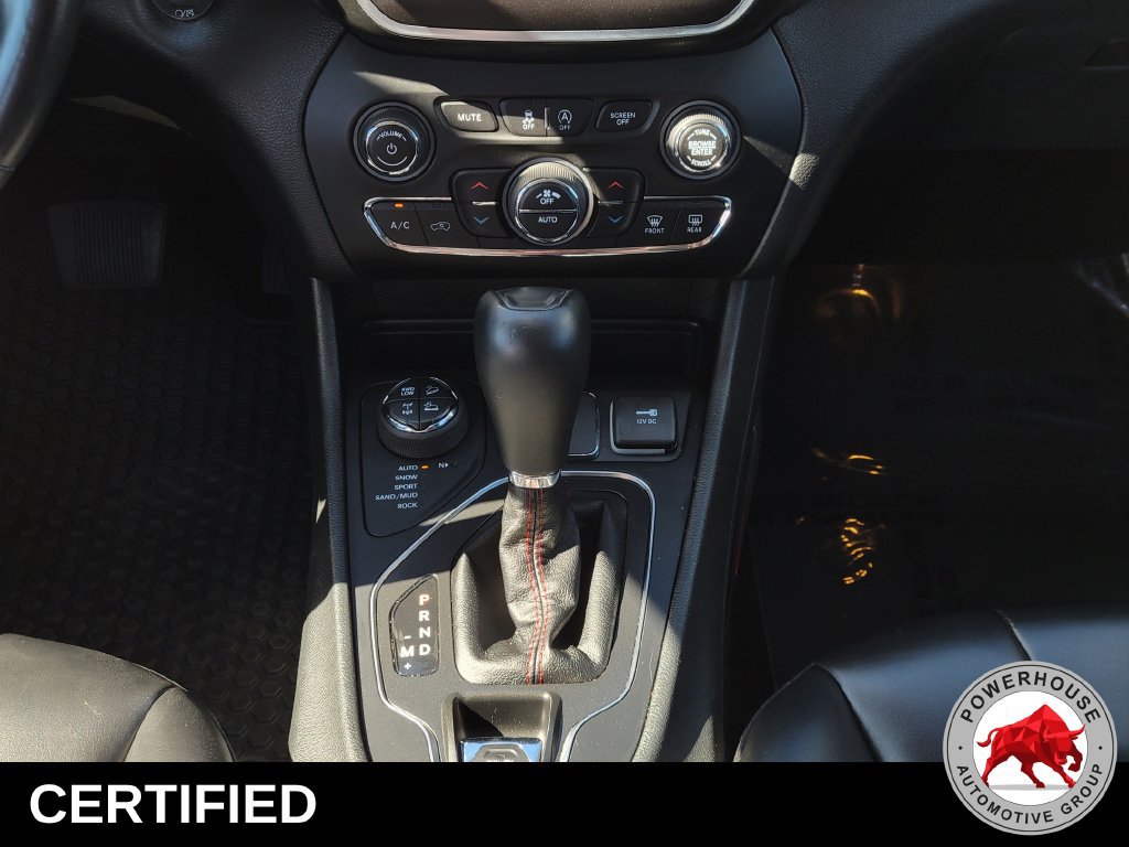 Used 2019 Jeep Cherokee Trailhawk w/ Comfort/Convenience Group AWD/4WD image 24