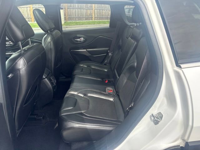 Used 2020 Jeep Cherokee Limited w/ Technology Group AWD/4WD image 8