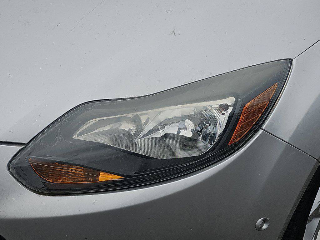 Used 2014 Ford Focus Titanium FWD image 16