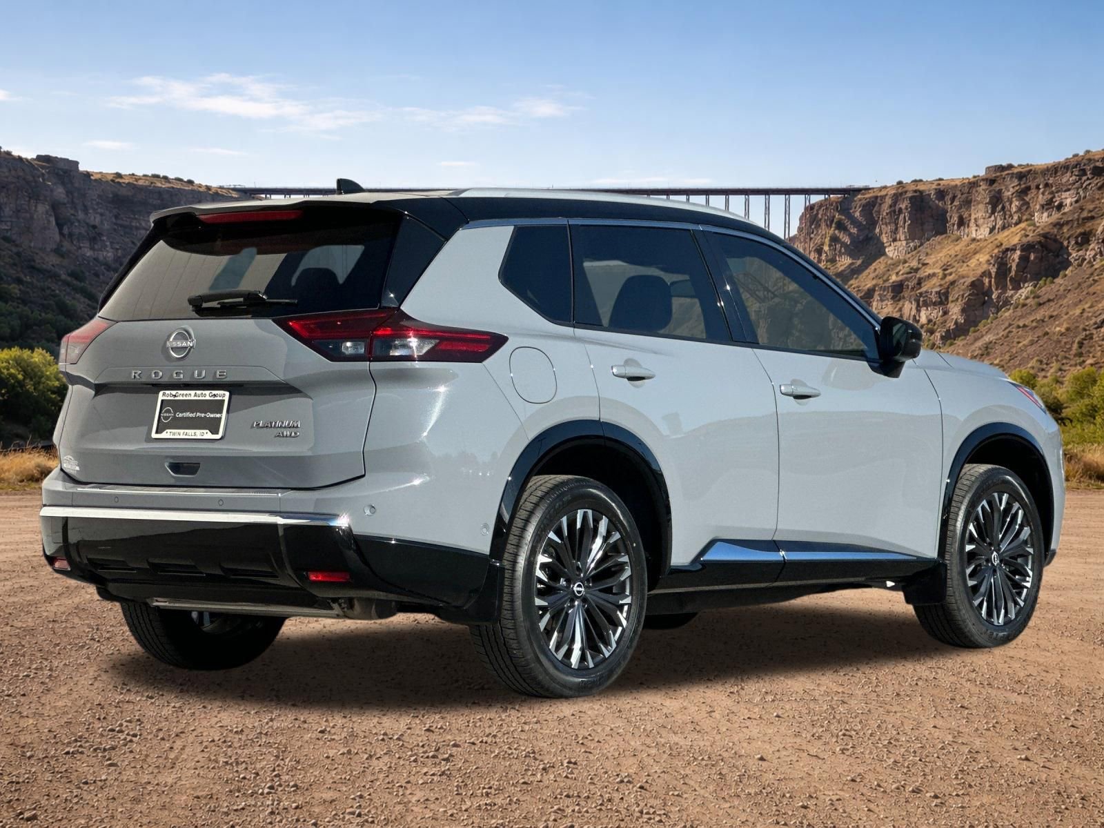 Used 2024 Nissan Rogue Platinum w/ Platinum Premium Package AWD/4WD image 3
