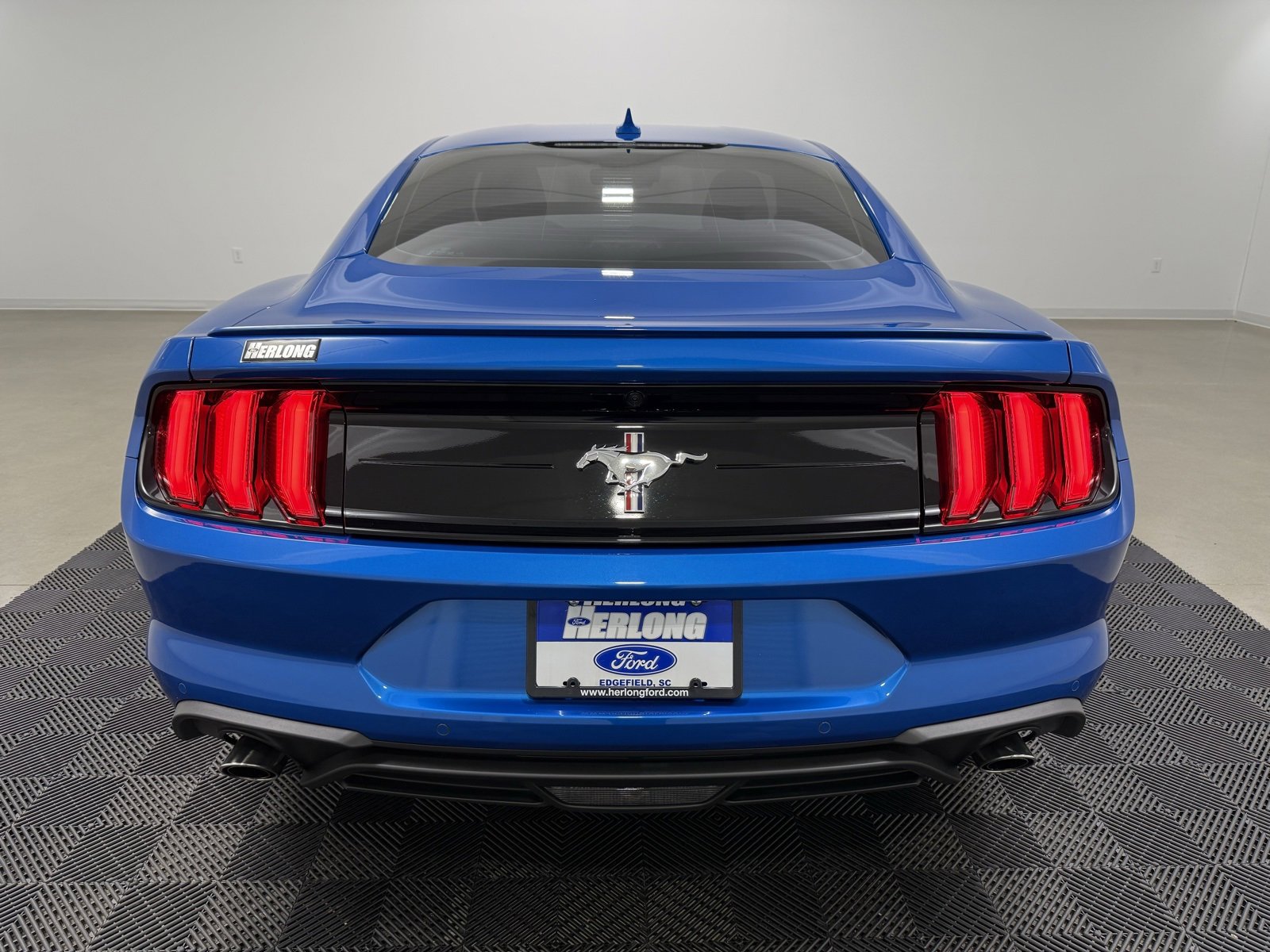Used 2021 Ford Mustang Premium w/ Pony Package image 7