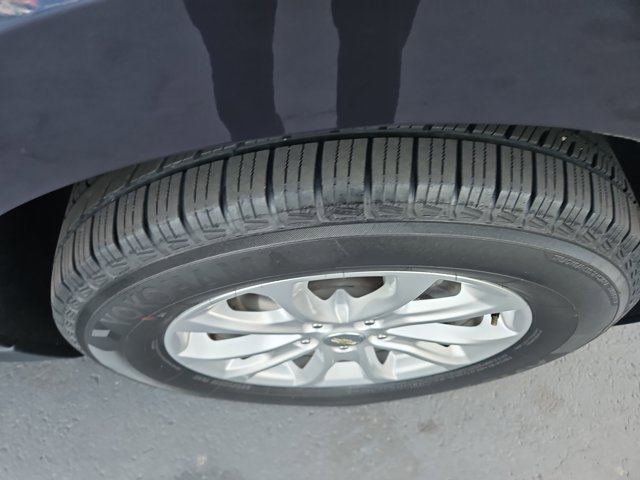 Used 2018 Chevrolet Equinox LT w/ Sun & Infotainment Package image 3