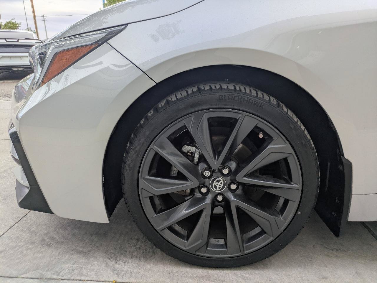 Used 2025 Toyota Corolla XSE FWD image 5
