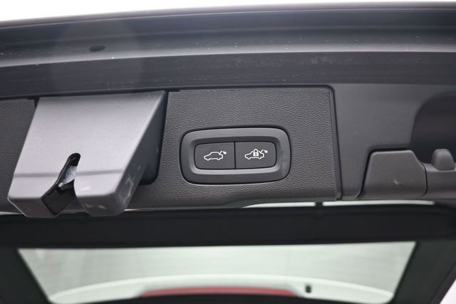 Used 2025 Volvo XC60 B5 Ultra w/ Protection Package Premier AWD/4WD image 34