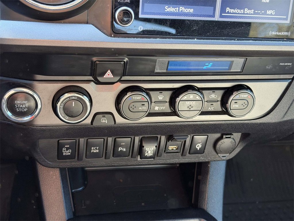 Used 2021 Toyota Tacoma TRD Off-Road image 5