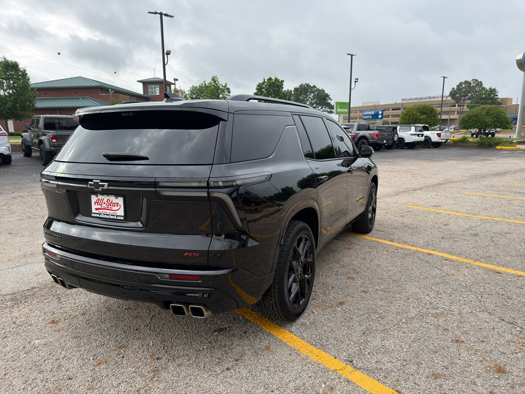 Used 2025 Chevrolet Traverse RS FWD image 5