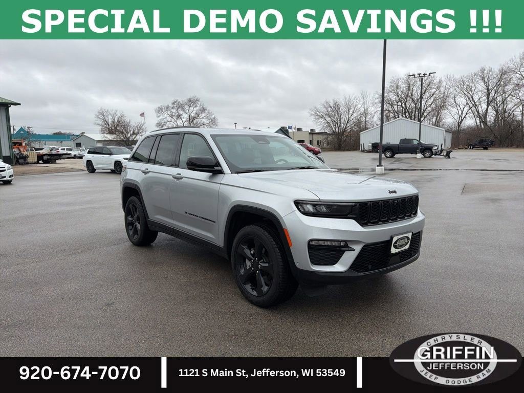 New 2025 Jeep Grand Cherokee Limited w/ Luxury Tech Group II image 3