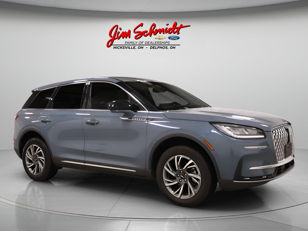 Used 2024 Lincoln Corsair AWD w/ Towing Package image 2