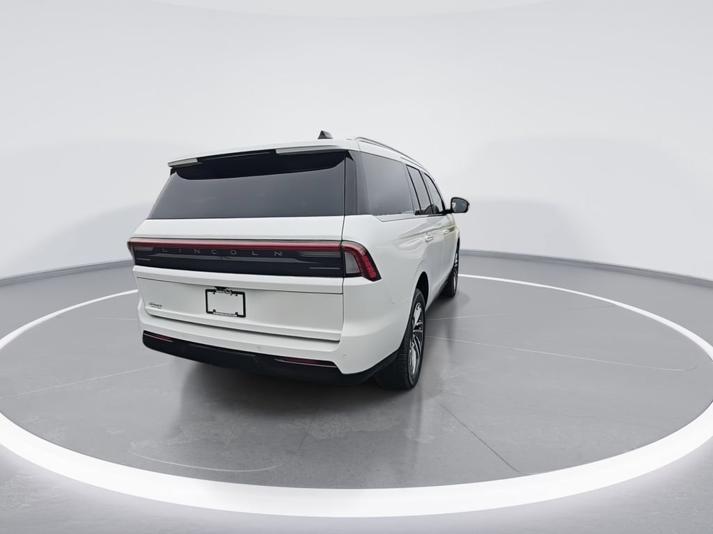 New 2025 Lincoln Navigator Reserve AWD/4WD image 8