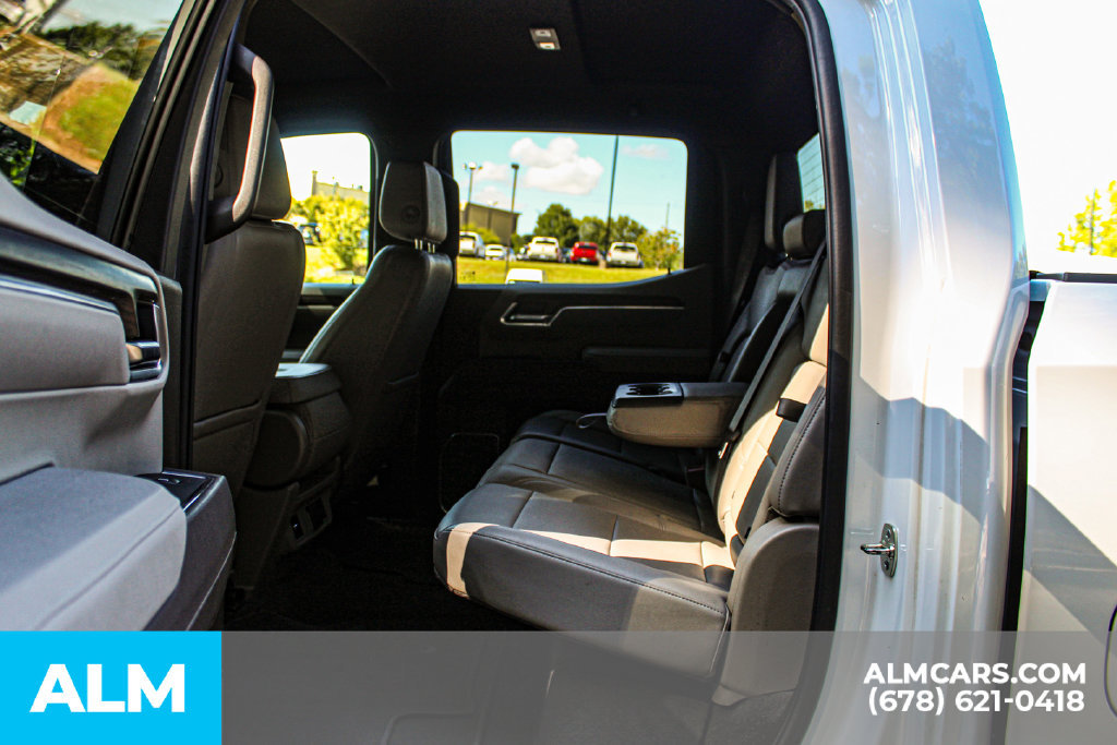 Used 2025 GMC Sierra 1500 SLT RWD image 17