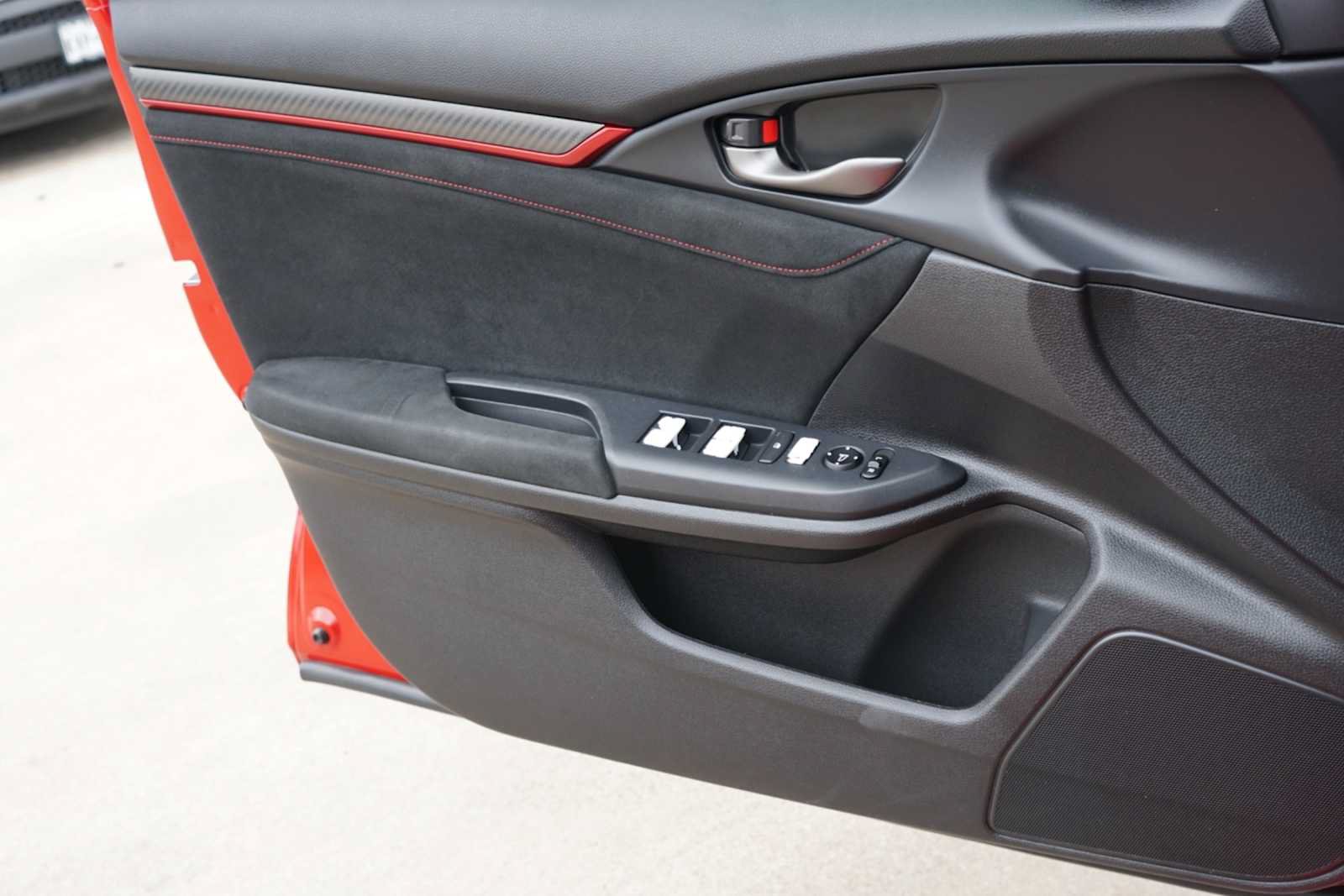 Used 2018 Honda Civic Type R image 18