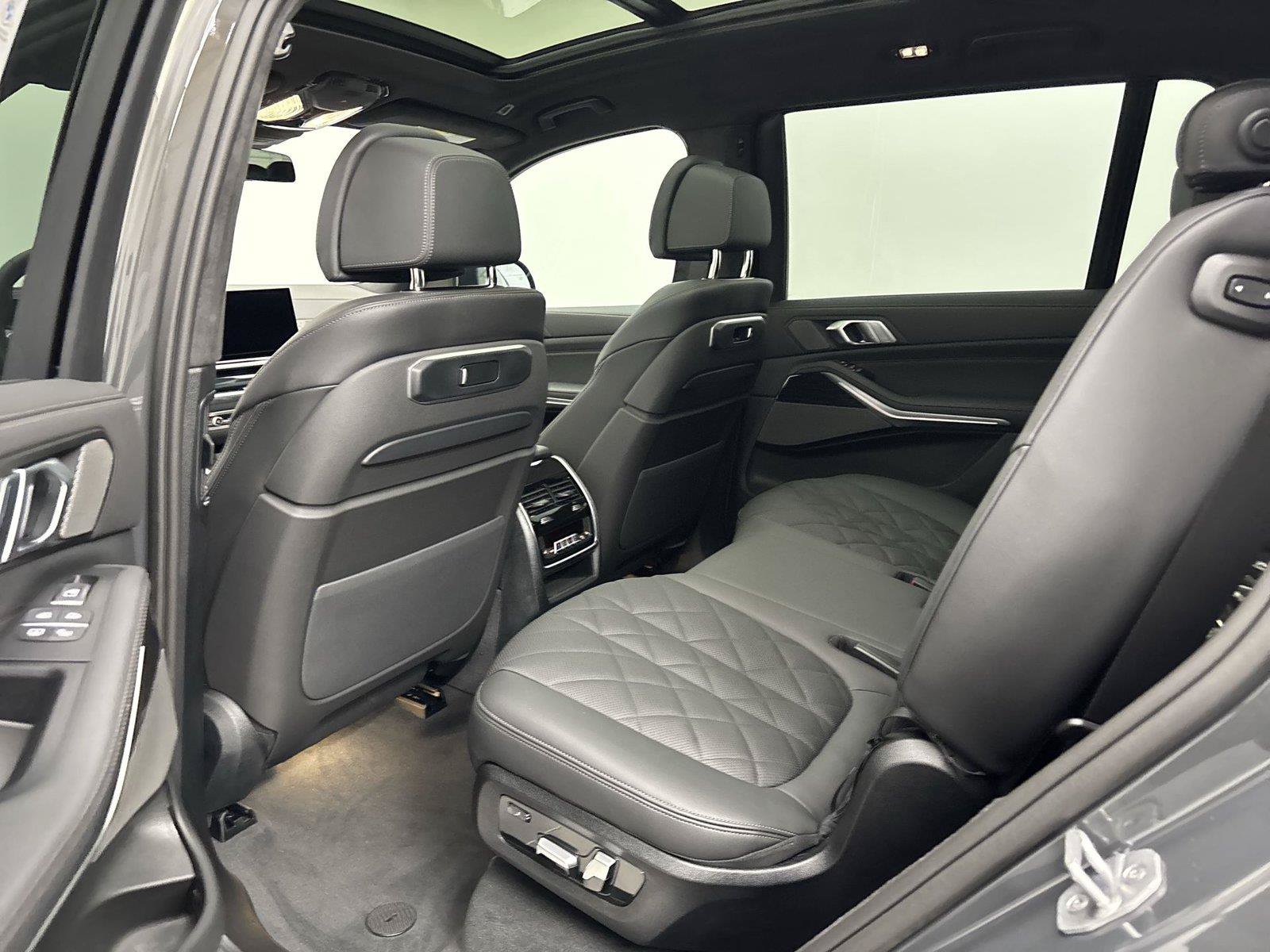 New 2027 BMW X7 xDrive40i w/ M Sport Package AWD/4WD image 29