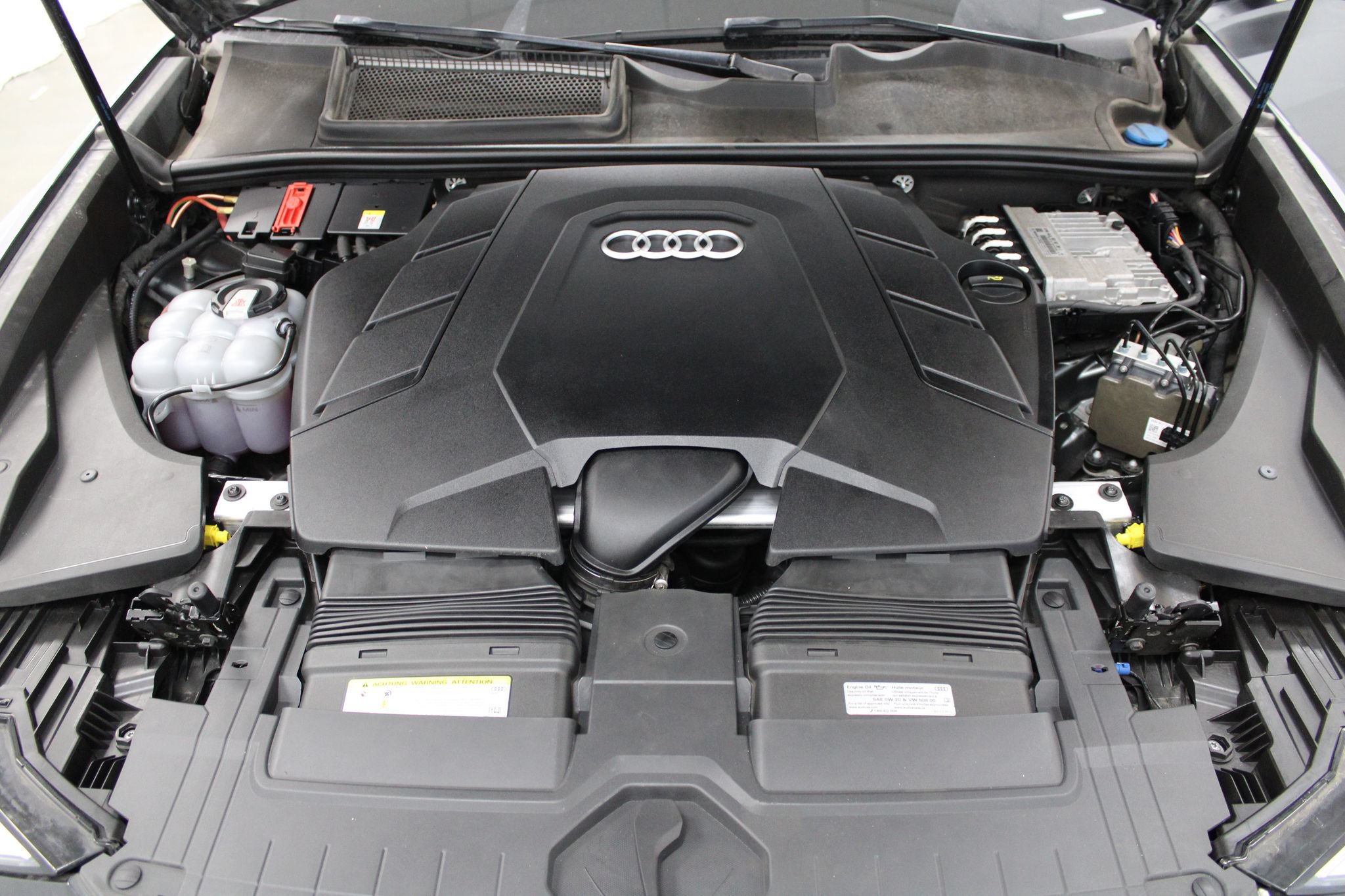 Used 2020 Audi Q8 Premium Plus AWD/4WD image 12