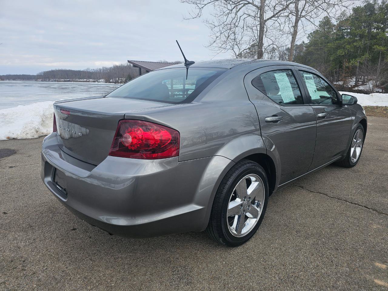 Used 2013 Dodge Avenger SE image 6