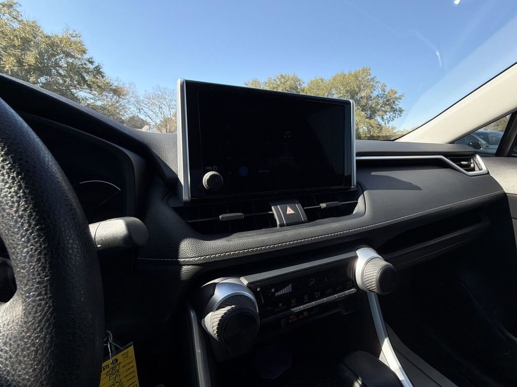 Used 2023 Toyota RAV4 LE image 18