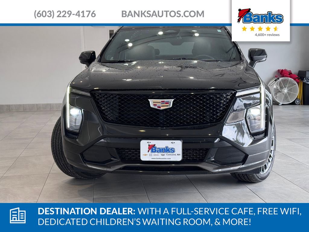 Used 2024 Cadillac XT4 Sport image 3