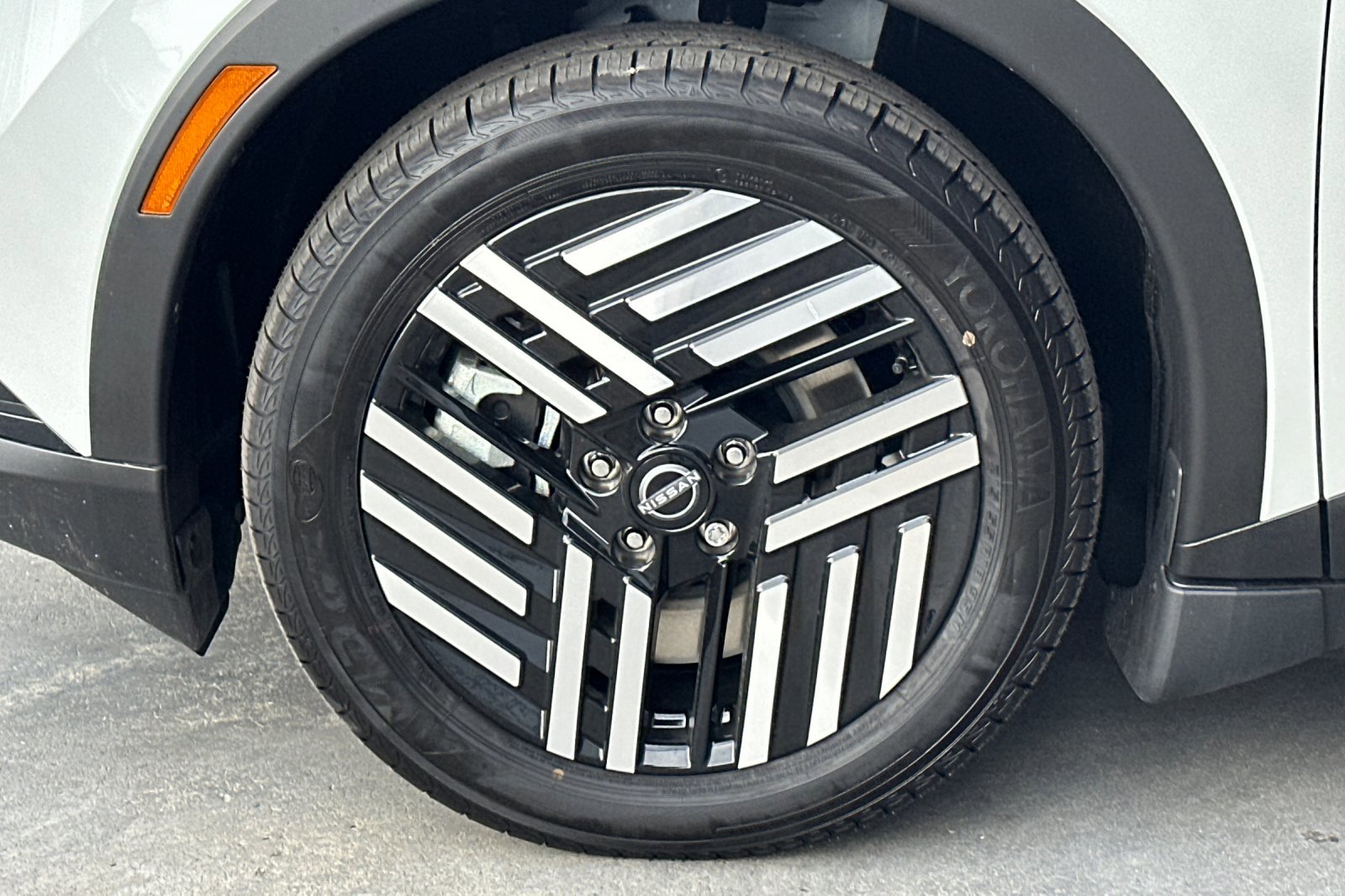 New 2026 Nissan Leaf SV+ w/ Illuminated Package FWD image 26