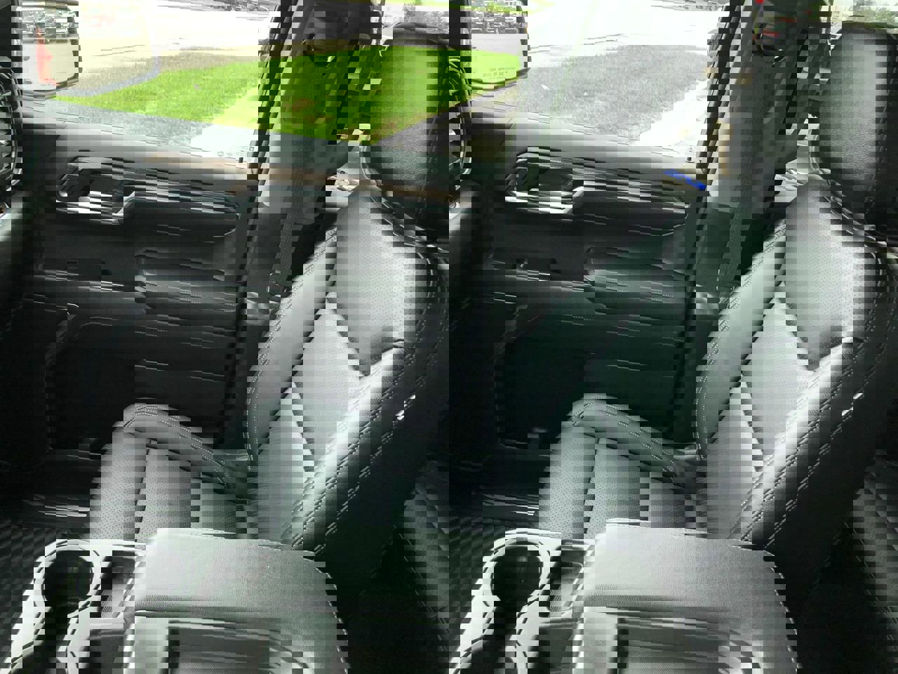 Used 2022 Chevrolet Silverado 1500 LT w/ Z71 Off-Road Package image 22