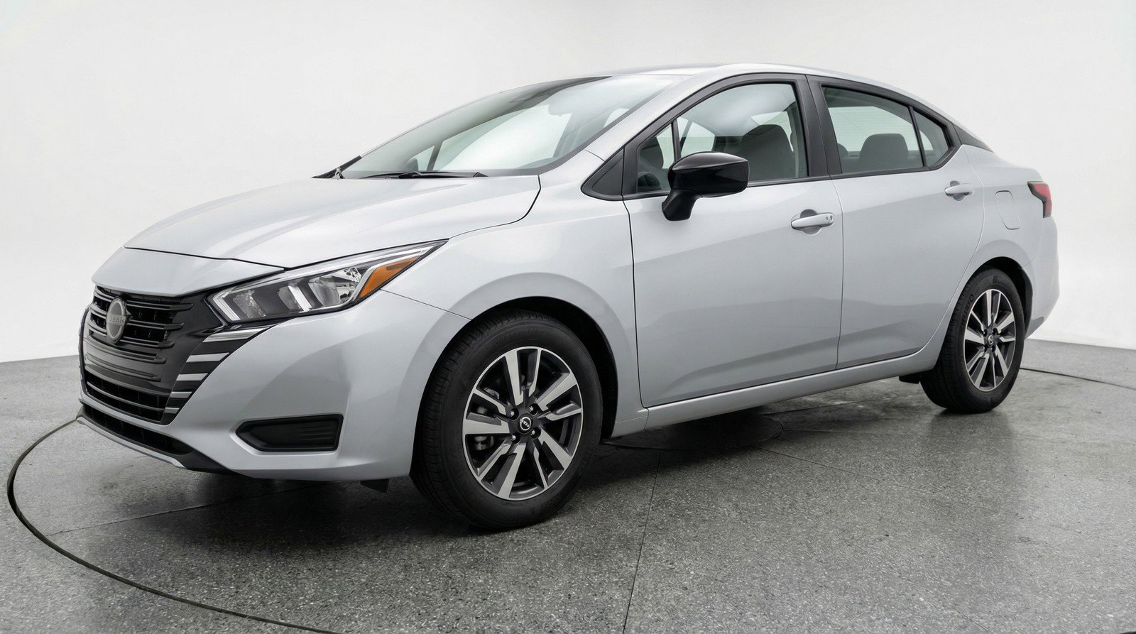 Used 2025 Nissan Versa SV image 3