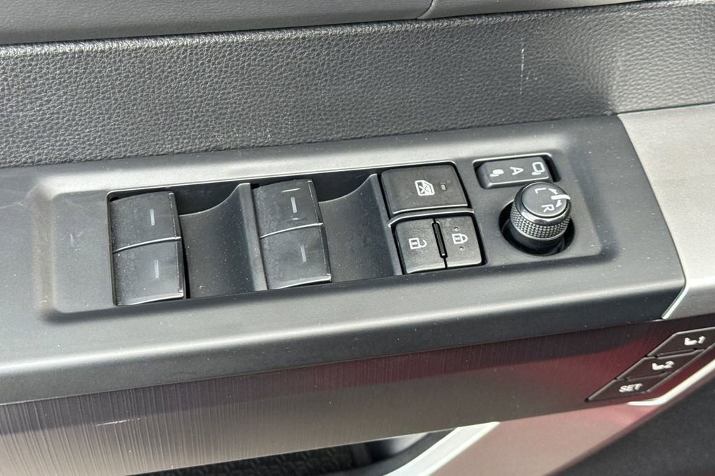 Used 2023 Toyota Tundra Platinum image 15