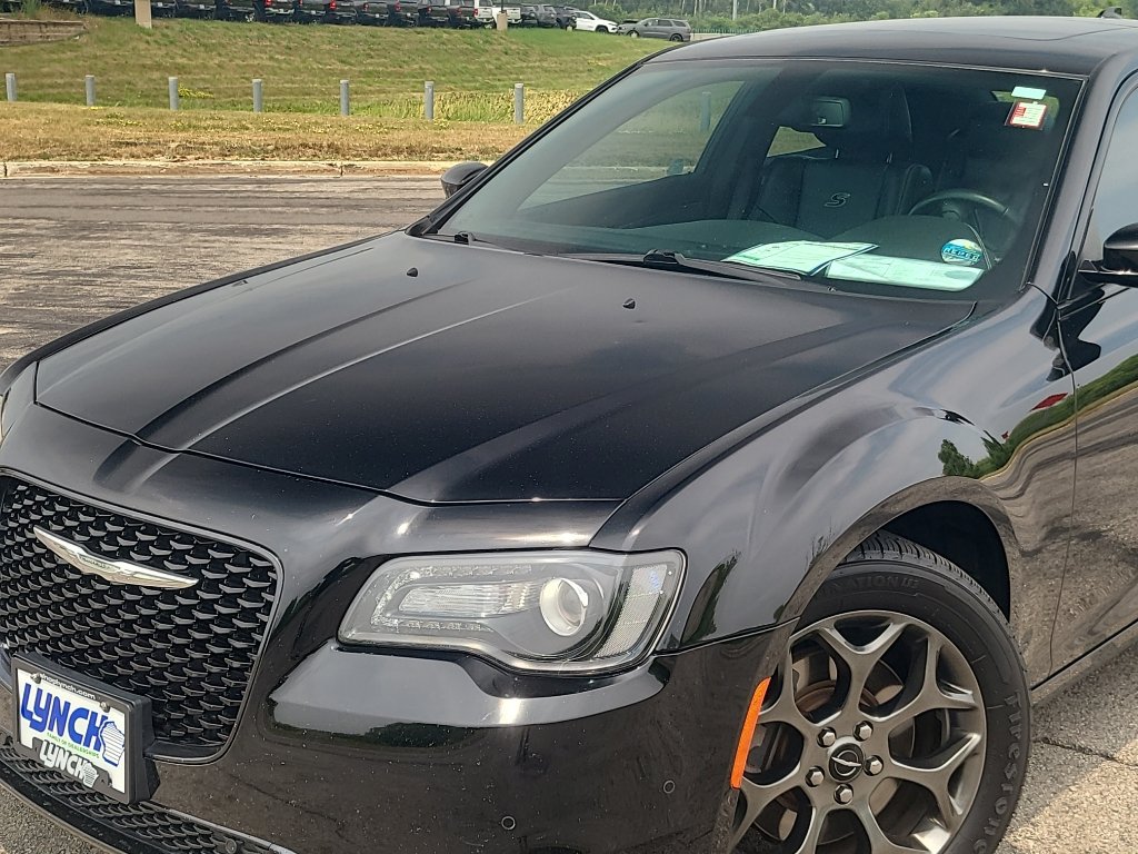 Used 2017 Chrysler 300 S w/ 300S Premium Group AWD/4WD image 8