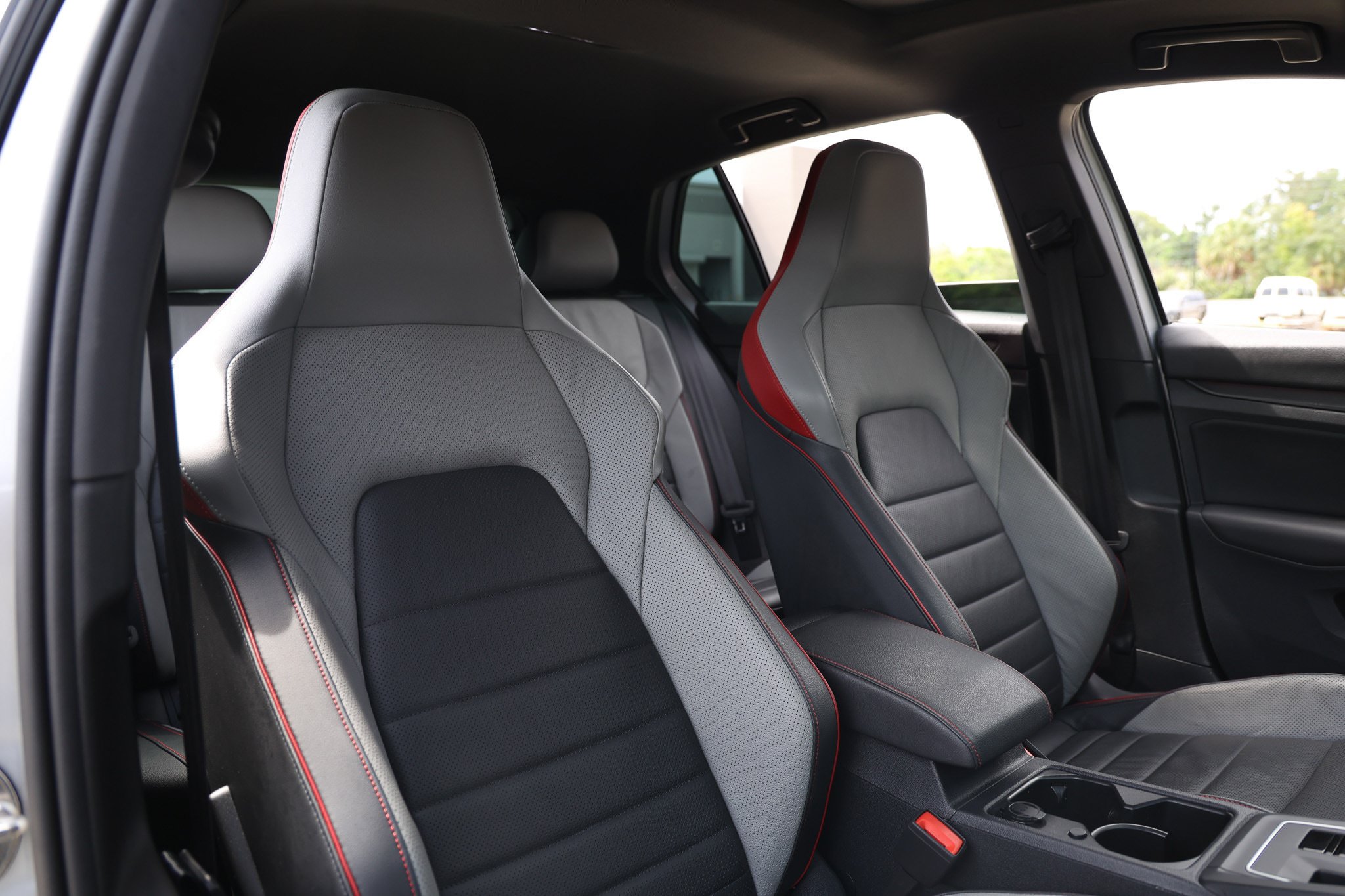 Used 2022 Volkswagen GTI SE FWD image 22