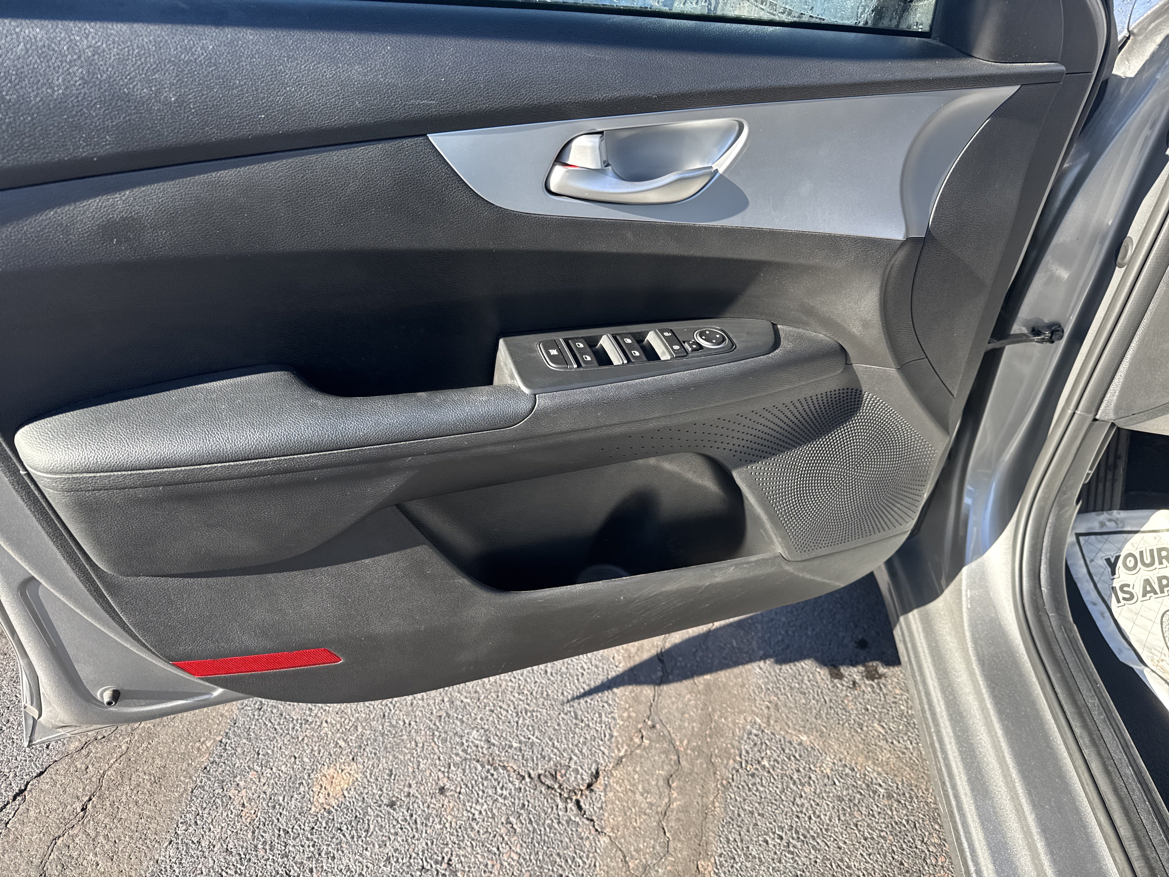 Used 2023 Kia Forte LXS w/ LXS Technology Package FWD image 15