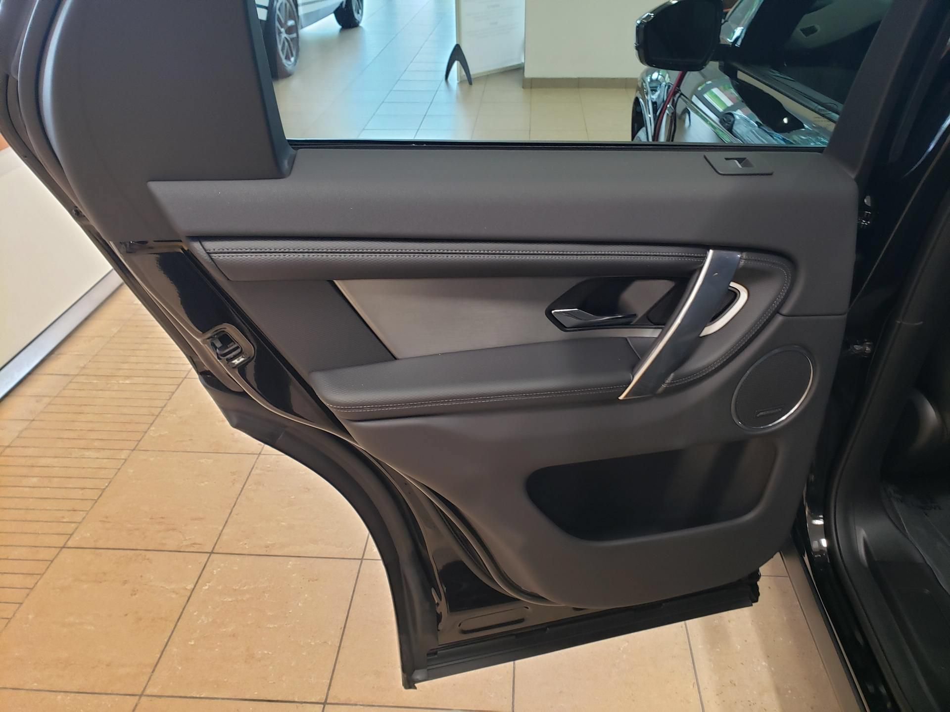 New 2026 Land Rover Discovery Sport Landmark AWD/4WD image 10