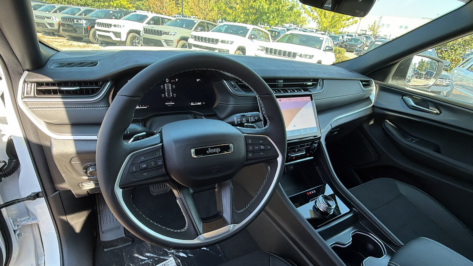 New 2027 Jeep Grand Cherokee Laredo X AWD/4WD image 21
