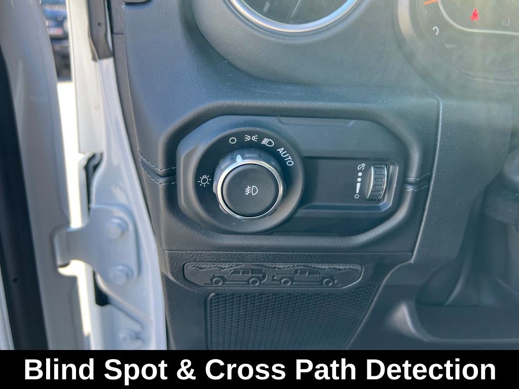 Used 2025 Jeep Wrangler Sahara w/ Safety Group image 20