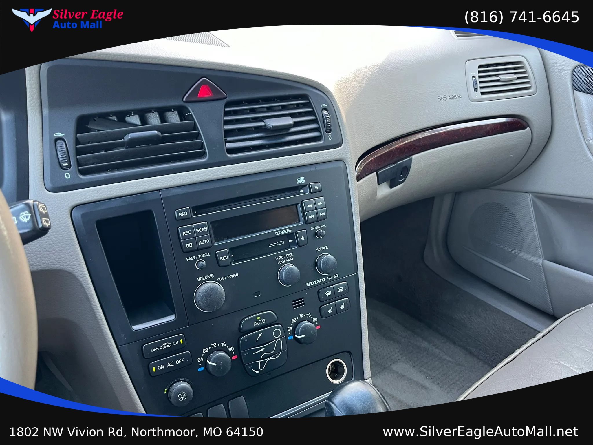 Used 2004 Volvo XC70 AWD/4WD image 10