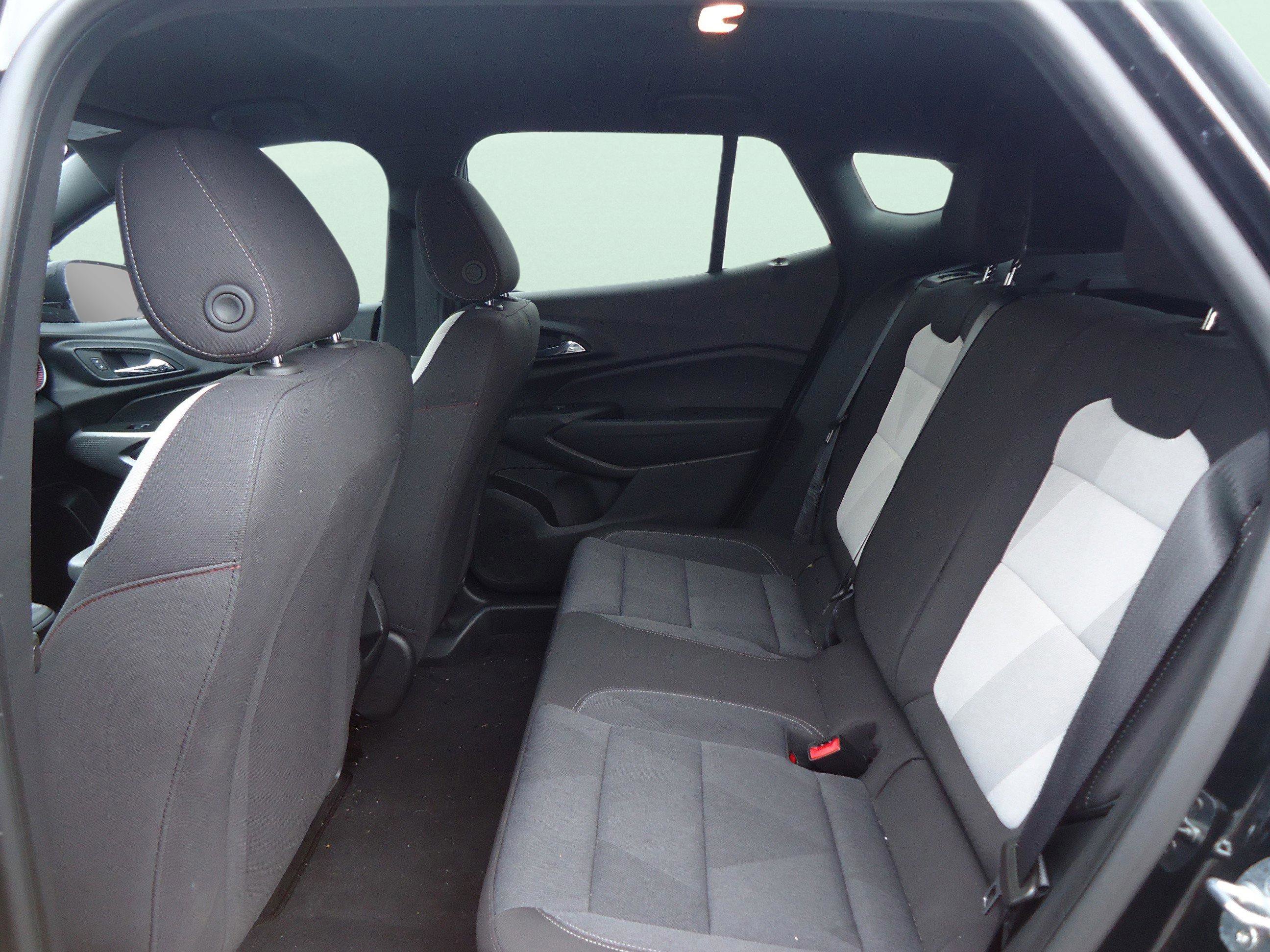 Used 2024 Chevrolet Trax RS image 27