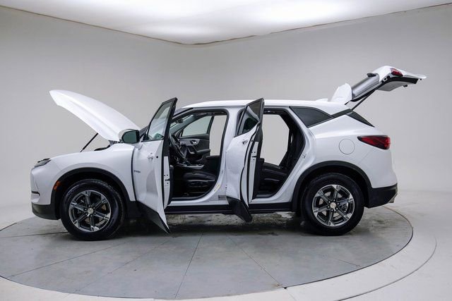 Used 2025 Chevrolet Blazer LT image 17