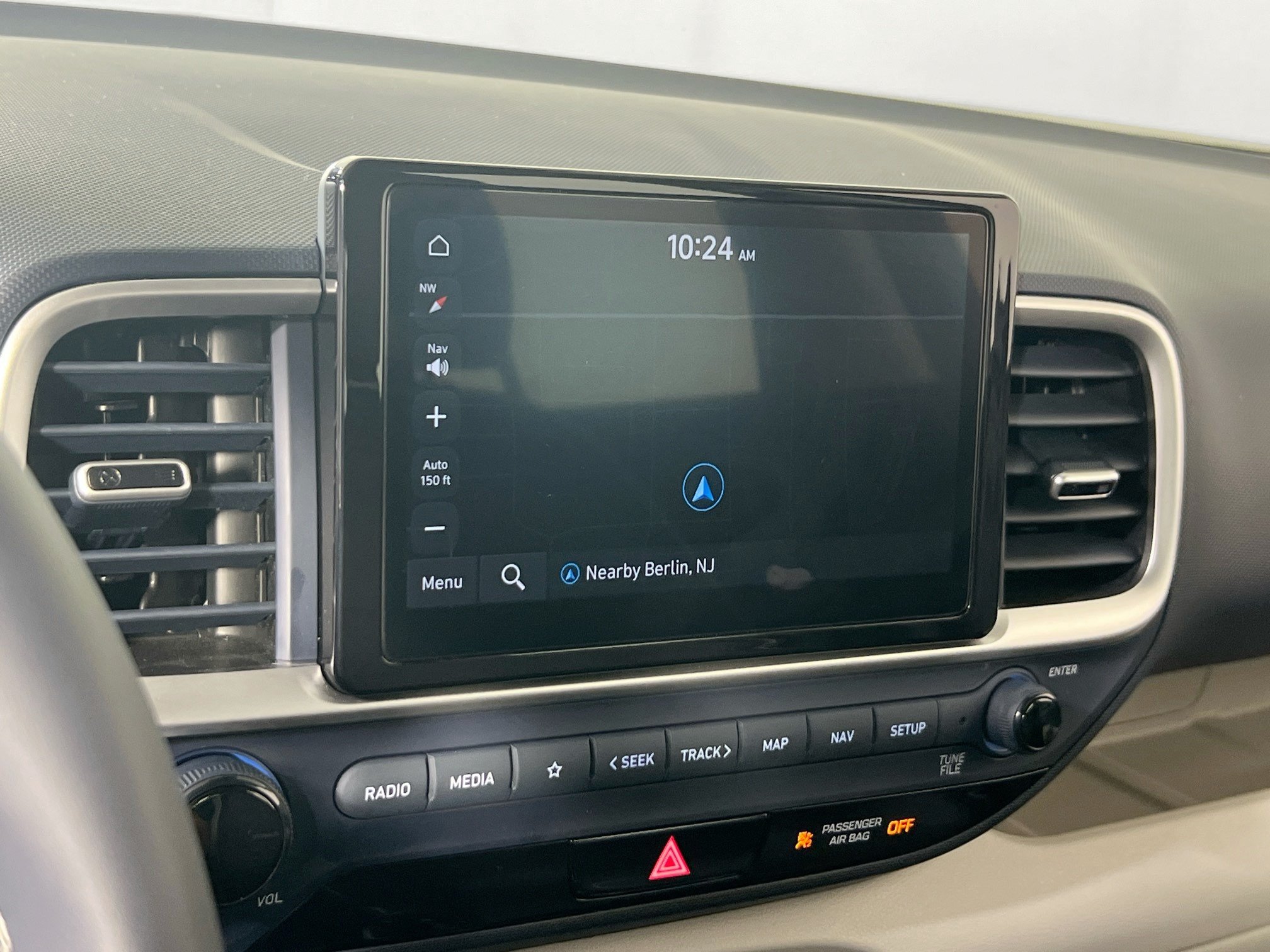 Used 2023 Hyundai Venue Limited FWD image 13