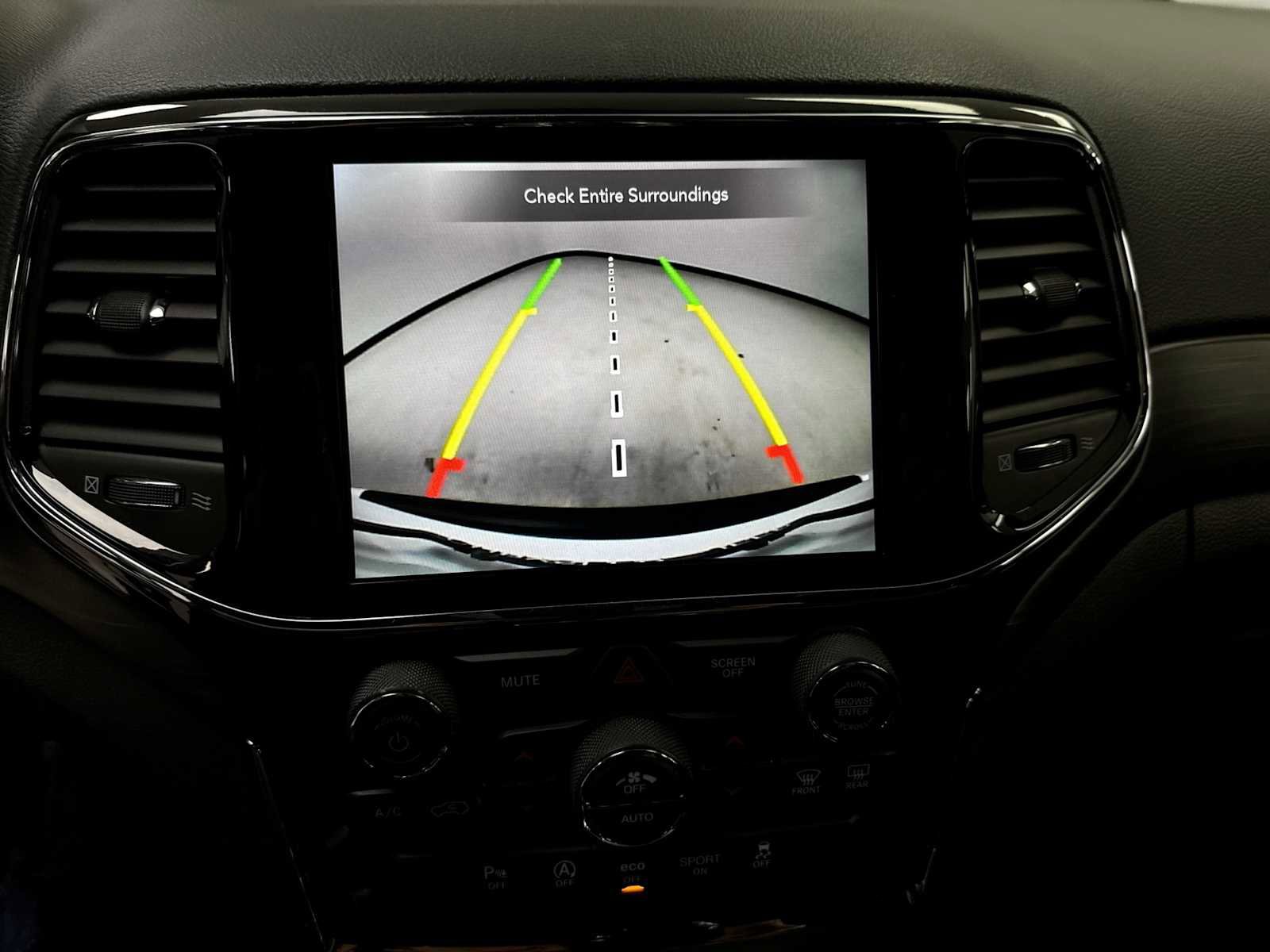 Used 2022 Jeep Grand Cherokee Laredo X AWD/4WD image 23