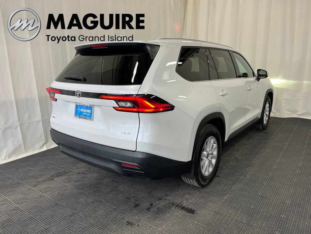 Used 2024 Toyota Grand Highlander AWD image 31