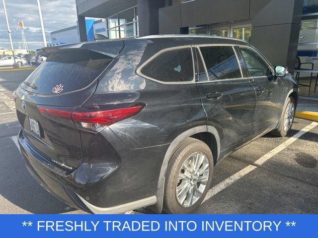 Used 2021 Toyota Highlander Limited AWD/4WD image 4
