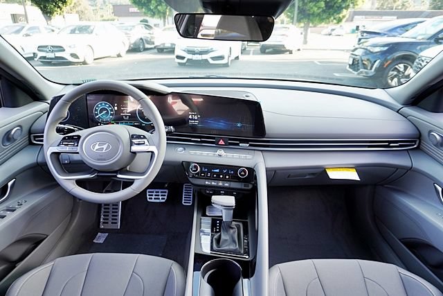 New 2026 Hyundai Elantra Sport FWD image 21