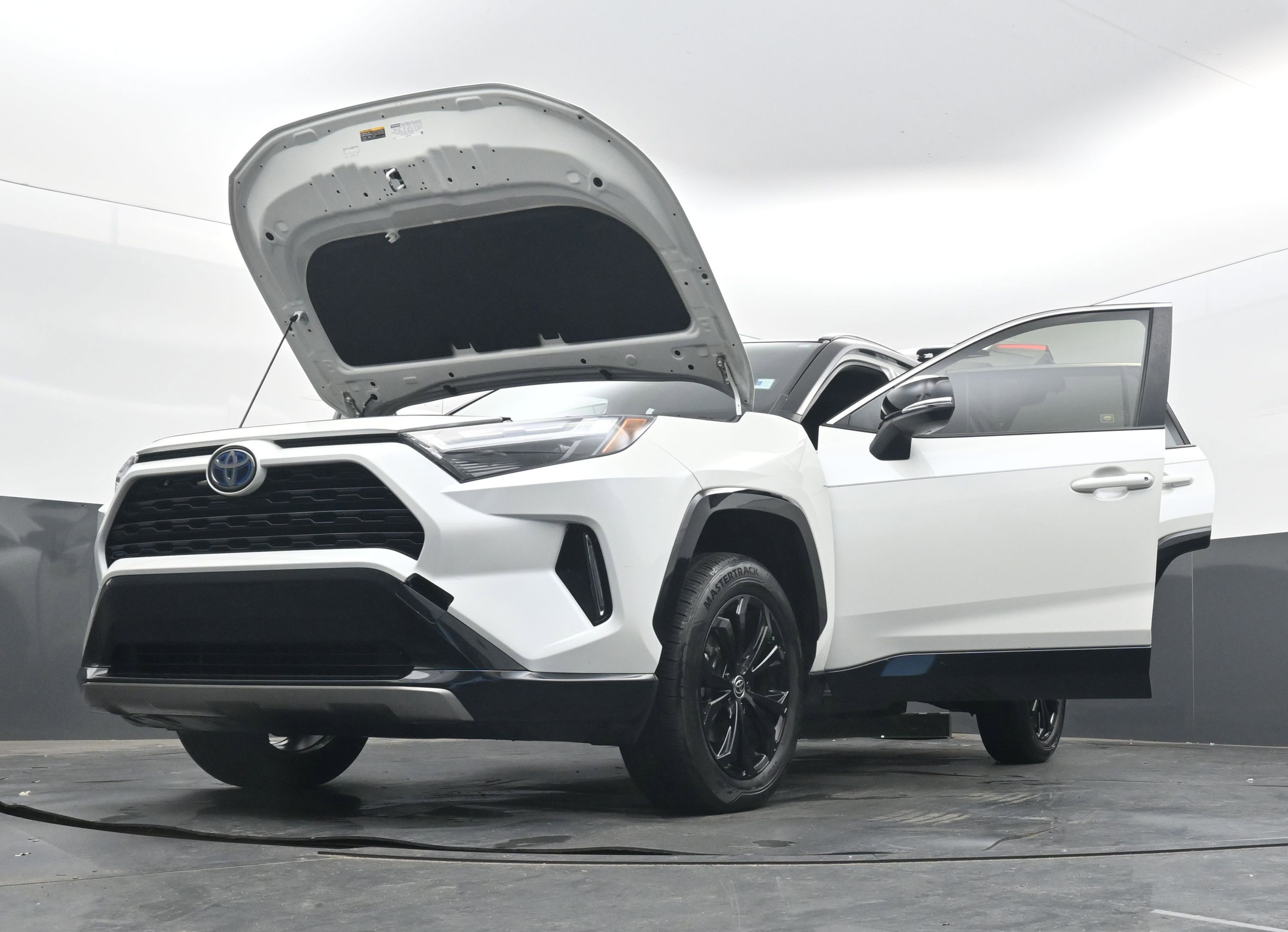 Used 2022 Toyota RAV4 XSE image 38